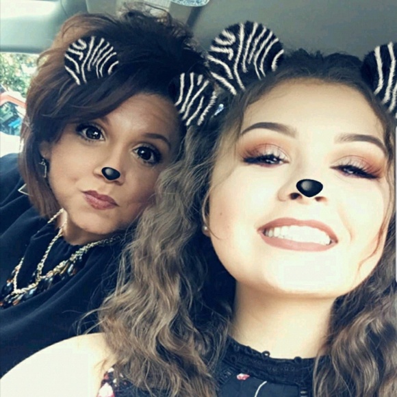 Meet your Posher, Karen - Picture 1 of 1